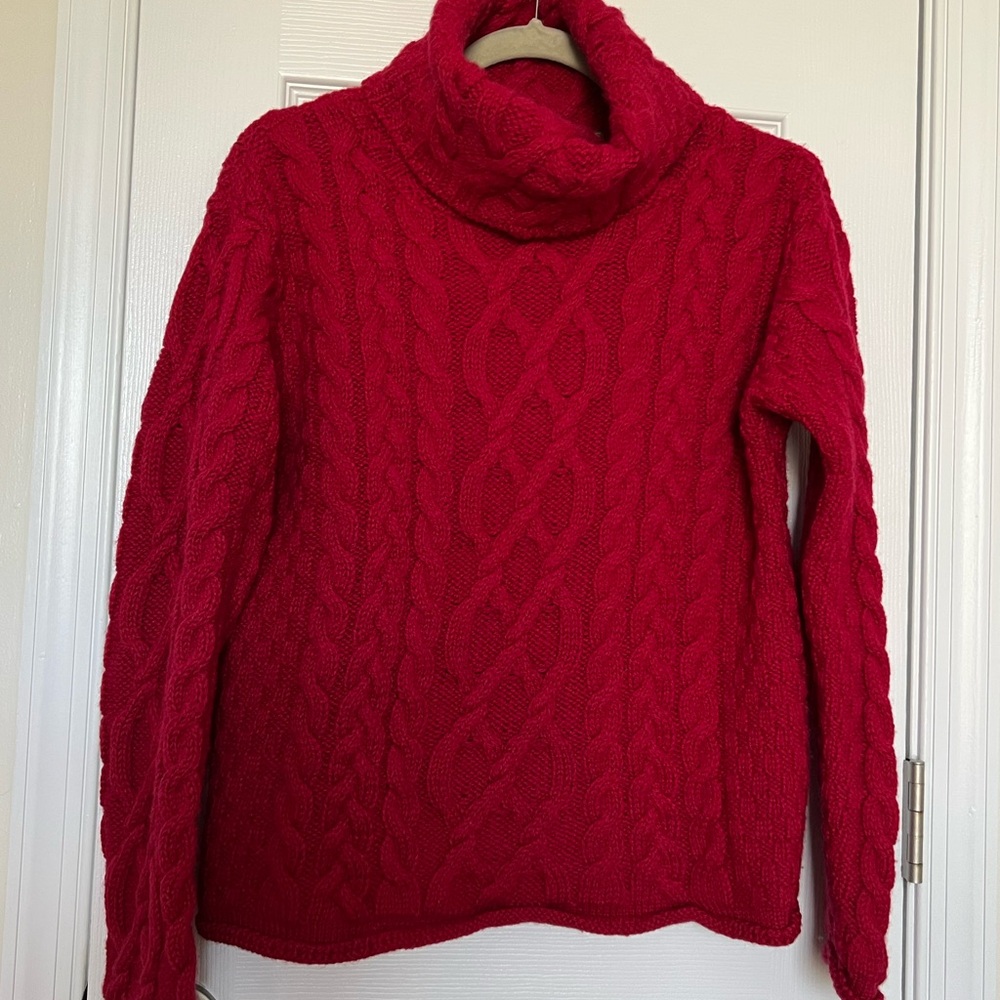 Inis Crafts Irish Cable Knit Turtleneck Sweater sz M. Made in Ireland